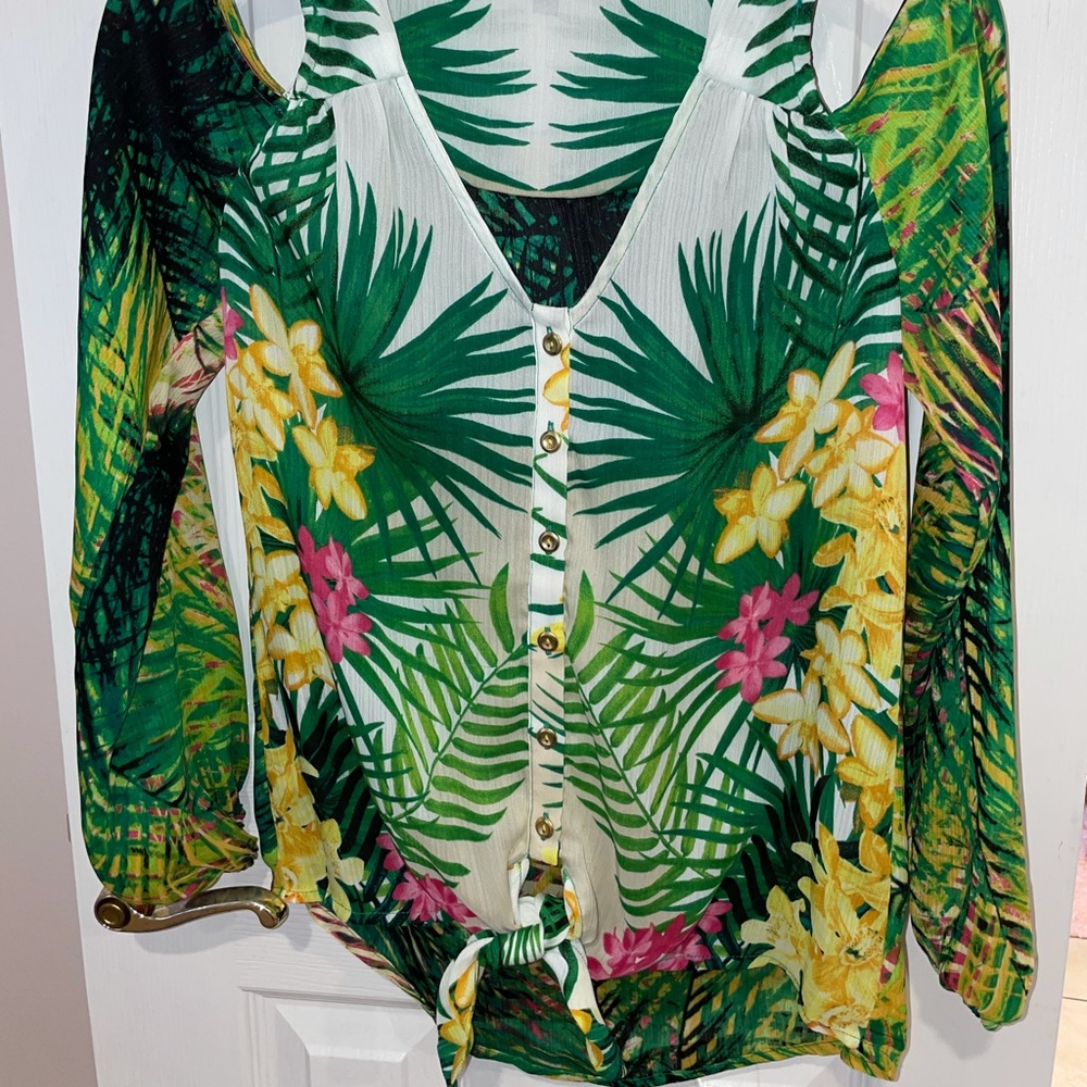 Cold shoulder blouse - Picture 2 of 5